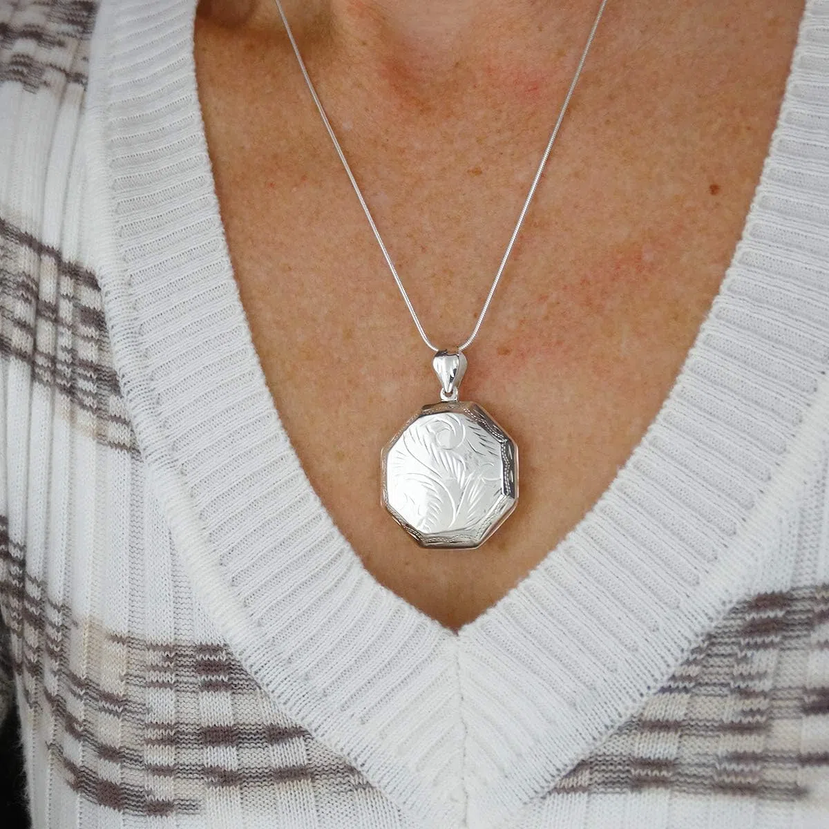 'FashionJunkie4Life Sterling Silver Locket Necklaces for Women, 18'' Cable Chain'